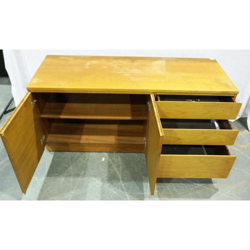 3110 - A Tapley asymmetric sideboard in the teak, similar in style to the previous lot, 140 x 54 x 68 cm H.... 