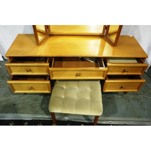 3129 - A G Plan teak dressing table with triple mirror and stool, 150 x 46 x 126 cm H. Not available for in... 