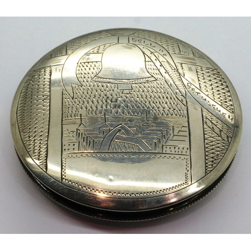 118 - Silver compact with engraving Bell Of Bethlehem, D: 60 mm. P&P Group 1 (£14+VAT for the first lot an... 