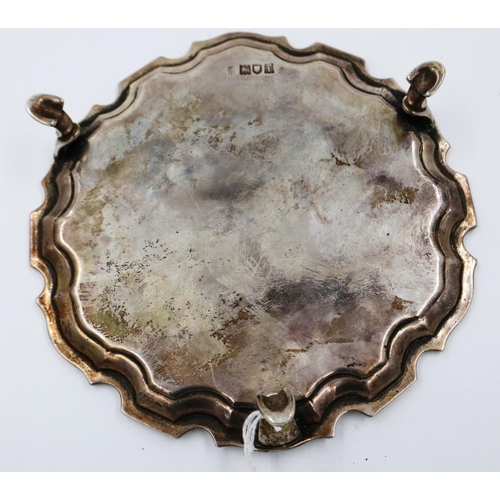 120 - Hallmarked silver Edwardian tri footed dish, 180g, D: 15 cm. P&P Group 1 (£14+VAT for the first lot ... 