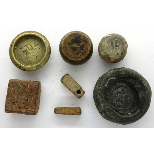 134 - Roman Medieval trade and spice weights, largest D: 28 mm. P&P Group 0 (£5+VAT for the first lot and ... 