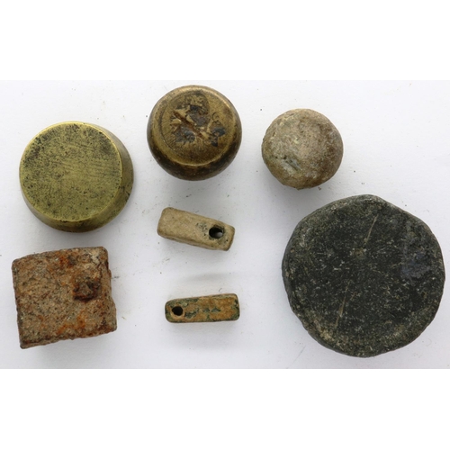 134 - Roman Medieval trade and spice weights, largest D: 28 mm. P&P Group 0 (£5+VAT for the first lot and ... 