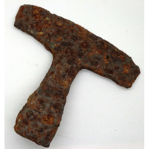 155 - Late Iron Age forged iron axe hammer. P&P Group 1 (£14+VAT for the first lot and £1+VAT for subseque... 