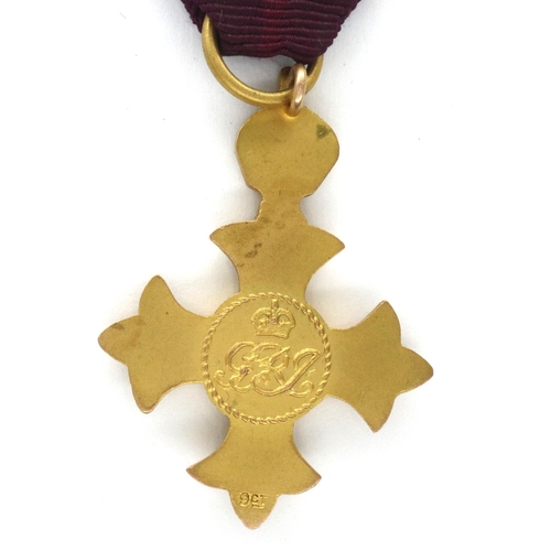 25 - 9ct gold miniature OBE medal, D: 21 mm, 4.8g. P&P Group 1 (£14+VAT for the first lot and £1+VAT for ... 