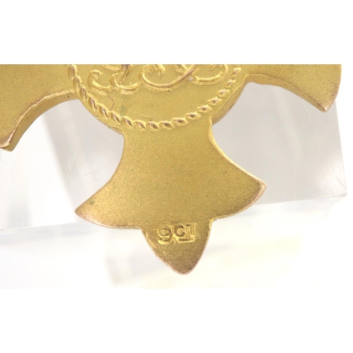 25 - 9ct gold miniature OBE medal, D: 21 mm, 4.8g. P&P Group 1 (£14+VAT for the first lot and £1+VAT for ... 