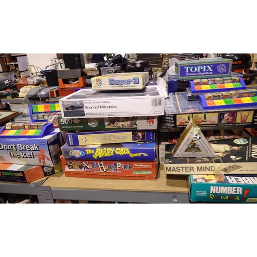 1407 - Quantity of mixed board games including jigsaws. Not available for in-house P&P