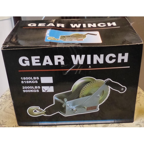 1873 - New and unused 2000lb manual gear winch. P&P Group 1 (£14+VAT for the first lot and £1+VAT for subse... 