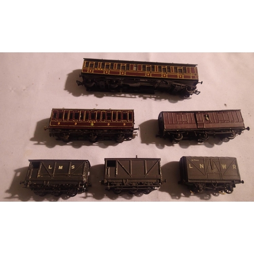 2027 - Six OO scale kit built wagons, metal and plastic mostly built and finished to a good standard. P&P G... 