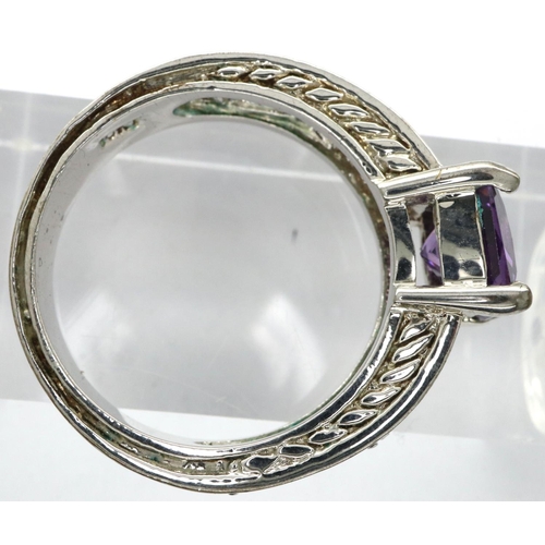 70 - 10ct white gold ring with a princess cut amethyst and CZ shoulders, size U, 7.7g. P&P Group 1 (£14+V... 