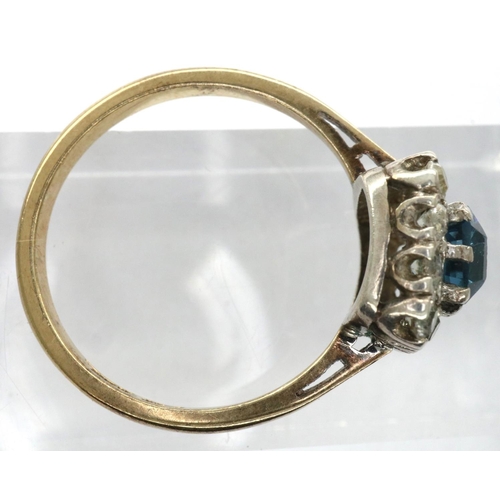 96 - 9ct gold blue and white stone set ring, size P, 3.0g. P&P Group 1 (£14+VAT for the first lot and £1+... 