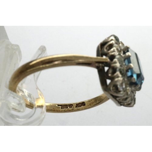 96 - 9ct gold blue and white stone set ring, size P, 3.0g. P&P Group 1 (£14+VAT for the first lot and £1+... 