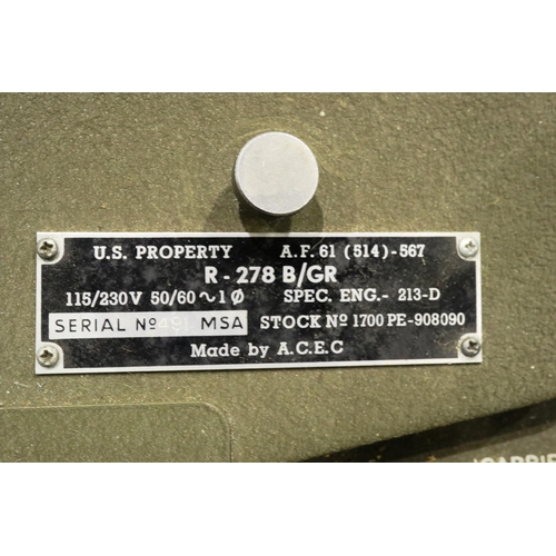 2057 - US Military WWII VHF portable communications receiver, model R-278. Not available for in-house P&P