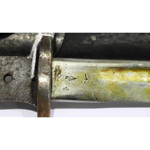 2103 - British WWII bayonet with scabbard, 1907 pattern, lacking grips. P&P Group 2 (£18+VAT for the first ... 