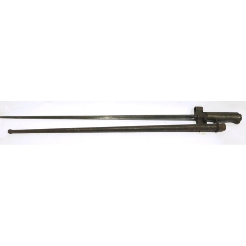 2104 - WWI French Lebel bayonet with scabbard. P&P Group 1 (£14+VAT for the first lot and £1+VAT for subseq... 