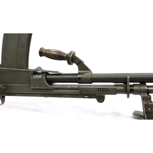 2122 - WWII or post WWII Bren gun, mint condition with magazine, carry/transit case plus spare barrel and c... 