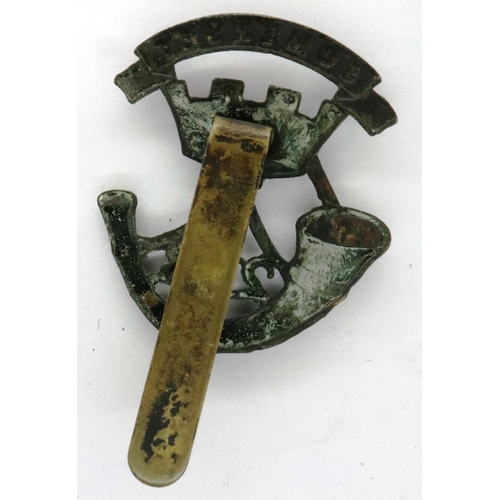 2142 - WWI British 2nd Volunteer Battalion Somerset Light Infantry cap badge. P&P Group 1 (£14+VAT for the ... 