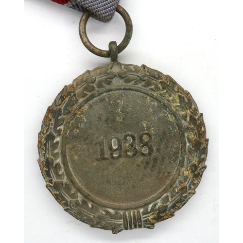 2172 - WWII German Luftshutz medal 2nd class (Air Raid Defence). P&P Group 1 (£14+VAT for the first lot and... 