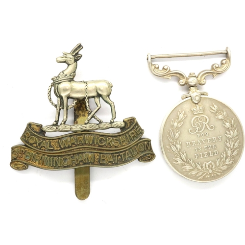 2175 - WWI British Military medal (MM) and cap badge for PTE Oliver 16th Bn R, Warwickshire Third Regiment ... 