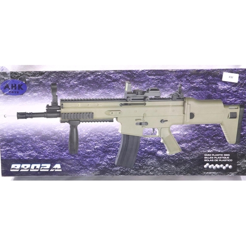 2185 - New old stock SCAR airsoft assault rifle, boxed and unopened. P&P Group 2 (£18+VAT for the first lot... 