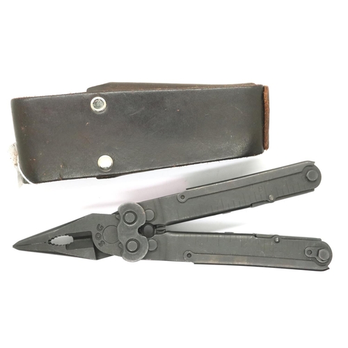 2186 - SOG military issue multitool. P&P Group 2 (£18+VAT for the first lot and £3+VAT for subsequent lots)