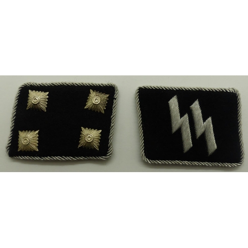 2080C - A pair of SS Sturmbannfuhrer embroidered collar tabs. P&P Group 1 (£14+VAT for the first lot and £1+... 