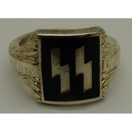 2090J - A white metal and enamelled SS signet ring, size U. P&P Group 1 (£14+VAT for the first lot and £1+VA... 