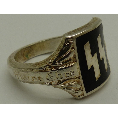 2090J - A white metal and enamelled SS signet ring, size U. P&P Group 1 (£14+VAT for the first lot and £1+VA... 