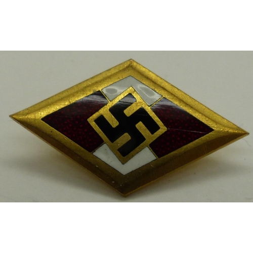 2170H - Gilt metal and enamelled Hitler Youth members badge. P&P Group 1 (£14+VAT for the first lot and £1+V... 