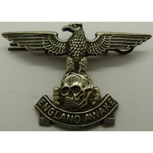 2170P - WWII anti-war pressed metal cap badge. P&P Group 1 (£14+VAT for the first lot and £1+VAT for subsequ... 