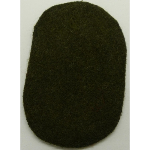 2170V - Lappland bronze arm shield, mounted onto cloth. P&P Group 1 (£14+VAT for the first lot and £1+VAT fo... 