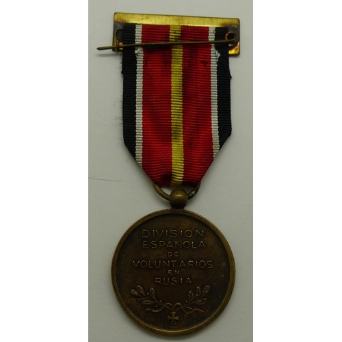 2180D - German Blue Division Eastern Front medal, presented to Spanish volunteers. P&P Group 1 (£14+VAT for ... 