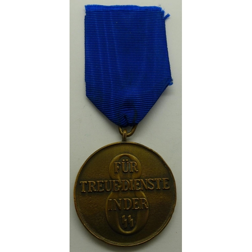 2183 - German SS bronze grade 8 Years Service medal. P&P Group 1 (£14+VAT for the first lot and £1+VAT for ... 