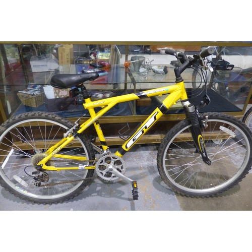 1004 - GT Aggressor 20 inch frame hardtail mountain bike, with 21 gears, Excel 515 forks and Shimano V brak... 