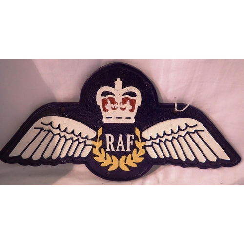 1198 - Cast iron RAF wings plaque, W: 40 cm. P&P Group 1 (£14+VAT for the first lot and £1+VAT for subseque... 