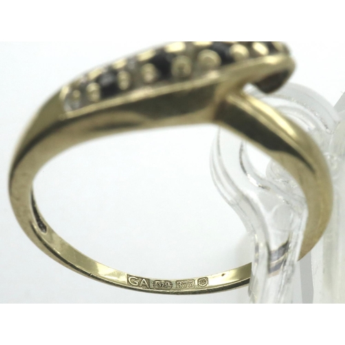 17 - 9ct gold ring set with sapphires, size N, 1.5g. P&P Group 1 (£14+VAT for the first lot and £1+VAT fo... 