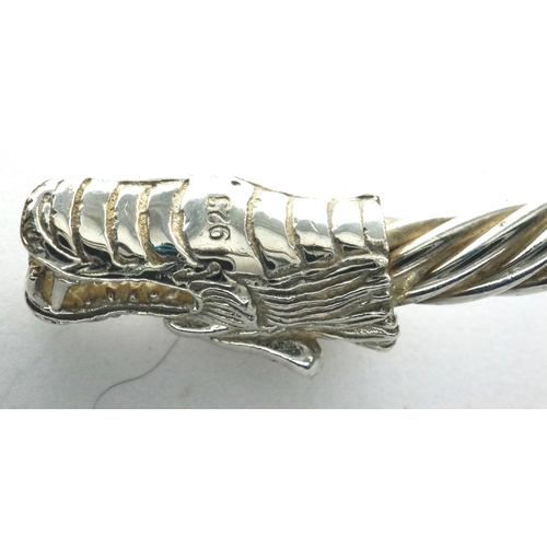 27 - 925 silver bangle with dragon head terminals, D: 70 mm, 30g. P&P Group 1 (£14+VAT for the first lot ... 