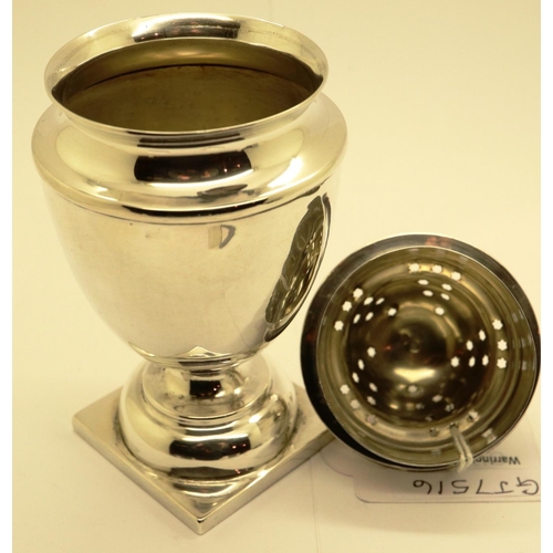 93 - Levi & Sallaman, Victorian hallmarked silver sugar castor, Birmingham assay 1888, H: 15 cm, 119g. P&... 