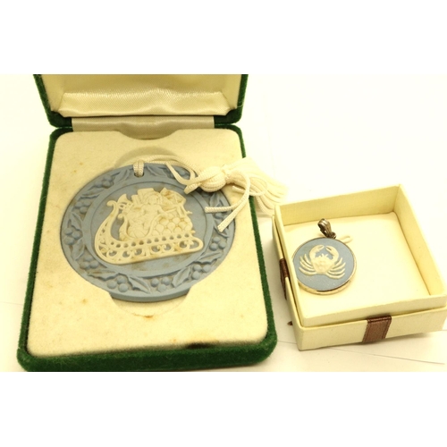 52A - Wedgwood silver mounted Cancer pendant and a Christmas ornament. P&P Group 2 (£18+VAT for the first ... 