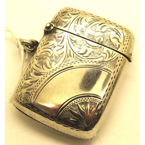 104 - Hallmarked silver vesta case, maker WJH, Birmingham assay 1913, 40 x 50 mm, 30g. P&P Group 1 (£14+VA... 