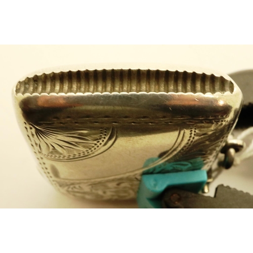 104 - Hallmarked silver vesta case, maker WJH, Birmingham assay 1913, 40 x 50 mm, 30g. P&P Group 1 (£14+VA... 