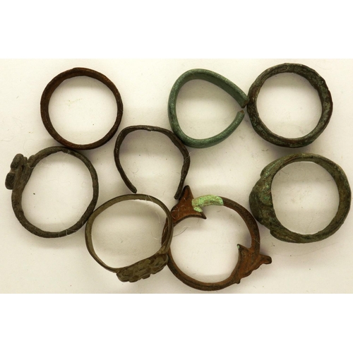 135 - Quantity of medieval bronze and iron pauper rings. P&P Group 0 (£5+VAT for the first lot and £1+VAT ... 