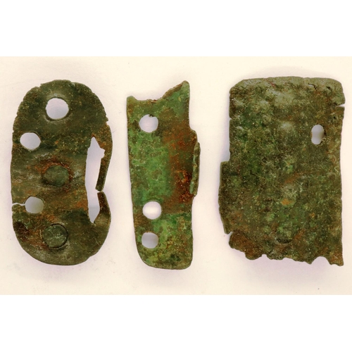 137 - Roman Bronze Age remnants of centurion scale armour, L: 22 mm. P&P Group 0 (£5+VAT for the first lot... 