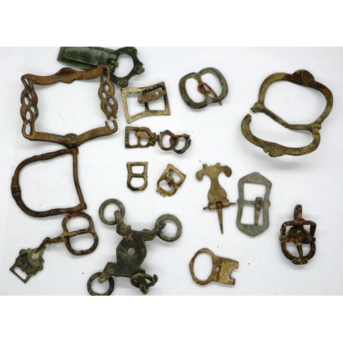 157 - Saxon medieval strap buckles and hasps, largest L: 55 mm. P&P Group 0 (£5+VAT for the first lot and ... 