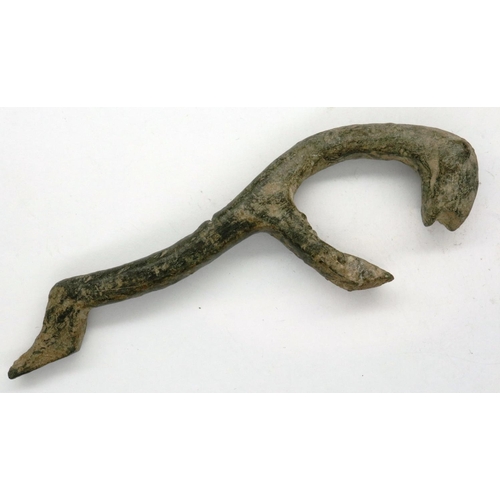 159 - Victorian zoomorphic panther hooker/opener, L: 100 mm. P&P Group 0 (£5+VAT for the first lot and £1+... 