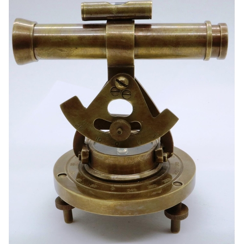 168 - Miniature brass telescope and compass, H: 10 cm. P&P Group 2 (£18+VAT for the first lot and £3+VAT f... 