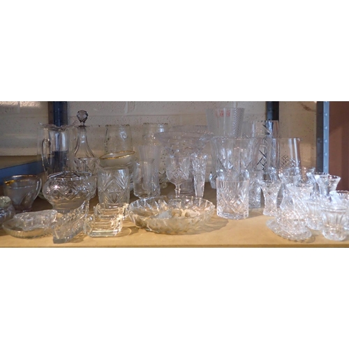 1223 - Collection of mixed glass and crystal, largest H: 40 cm. Not available for in-house P&P