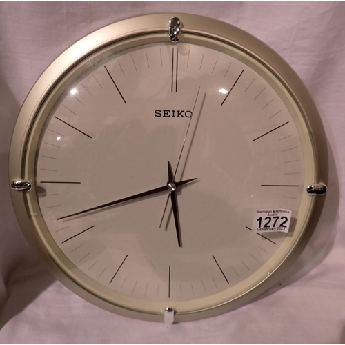 1272 - Seiko clock with sweeping second hand, D: 30 cm. working at lotting. P&P Group 2 (£18+VAT for the fi... 