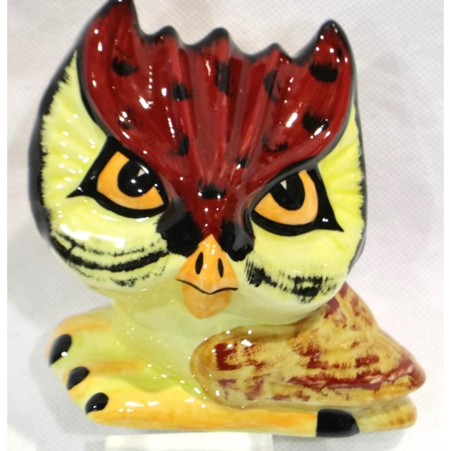 287 - Lorna Bailey small Owl, H: 10 cm, no cracks or chips. P&P Group 1 (£14+VAT for the first lot and £1+... 