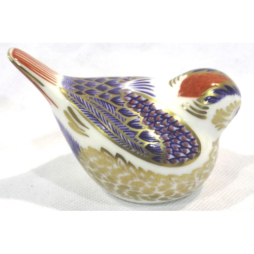 288 - Royal Crown Derby finch paperweight, with gold stopper, H: 50 mm, no cracks or chips. P&P Group 1 (£... 