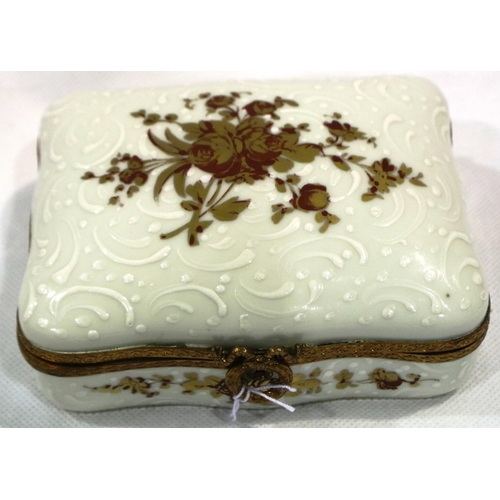 289 - Limoges trinket box with gold painted flowers and white enamel decoration, 90 x 70 mm. P&P Group 1 (... 